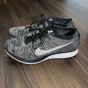 Nike Flyknit Racer Oreo